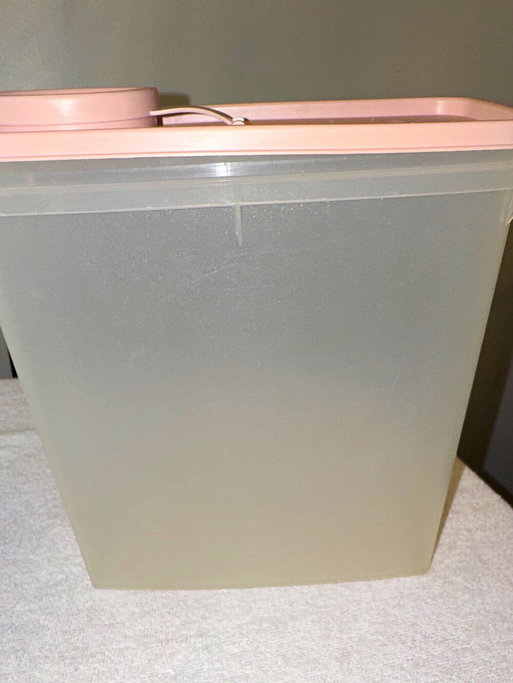 Tupperware Clear Rectangular Plastic Storage Container Pink Snap Lid 32oz